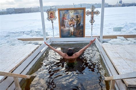 Праздник Крещение Господне на Руси — Крещенские традиции в России и