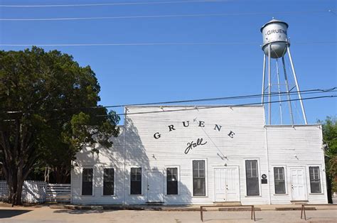 Die grünen lobten sich während der letzten wochen für ihre klimaschutzpolitik. Gruene Hall Celebrates 40 Years As Top Music Joint | Music ...