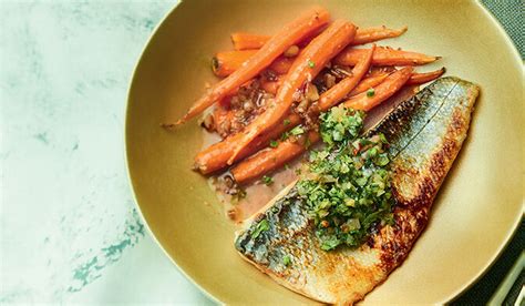 Recette Filet de bar sauce chimichurri et carottes glacées Picard