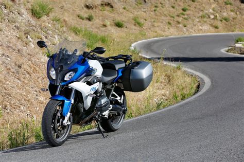 With its potent engine and stable suspension, the sports touring bike offers more than. » 2015 BMW R1200RS in Action_4 at CPU Hunter - All ...