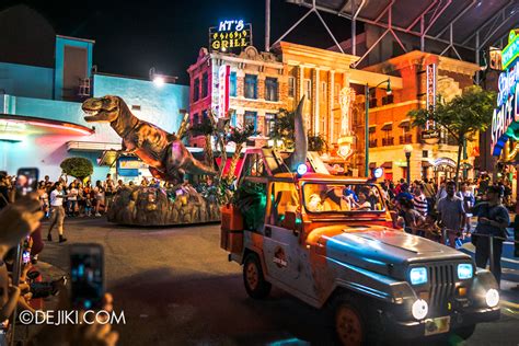 Hollywood Dreams Light-Up Parade at Universal Studios Singapore
