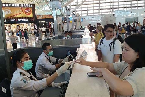 Berjam Jam Antre Urus Imigrasi Di Bandara Ngurah Rai Tuai Keluhan Wisman BALIPOST Com