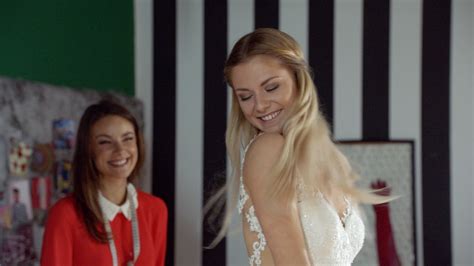 So süß und so schöne bilder schreiben währenddessen die follower. Sunny Hochzeitskleid Gzsz - Abendkleider & elegante ...