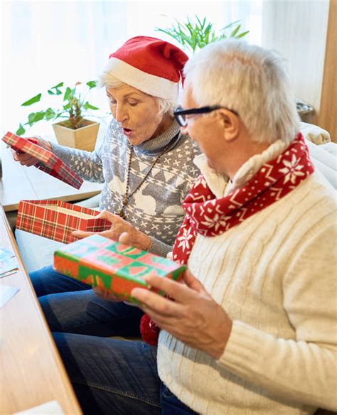 Finding a great gift you'll have to ship can be challenging though. Great Gift Ideas for Older Parents Who Live Far Away ...
