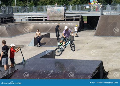 Scooter Sport Freestyle Scootering Kaliningrad Skate Park Young