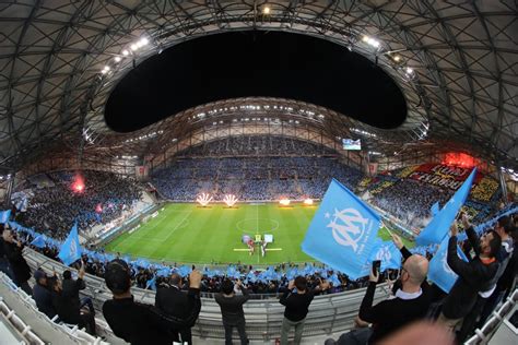 This invigorating program combines the serenity of yoga with the energy of music. OM-Bordeaux: deux énormes tifos prévus au Vélodrome