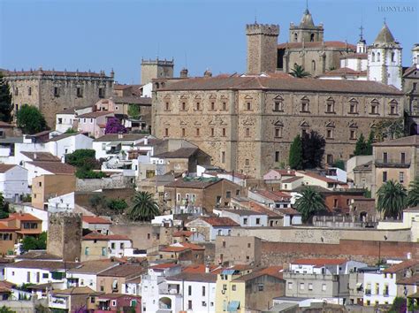 Foto Vista General De La Ciudad Monumental Caceres Cáceres España