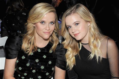 reese witherspoon and her lookalike daughter ava phillippe s cutest twinning moments