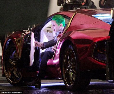 Jared Letos Full Joker Costume Revealed On Suicide Squad Set With
