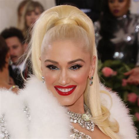 Gwen Stefani Has Been Platinum For Decades But Do You Know Her Natural Hair Color Hair Color