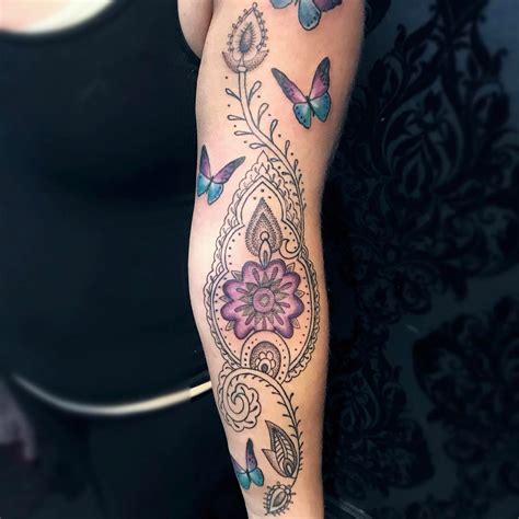 It's almost impossible to avoid those flamboyant. 55+ Traditional Paisley Tattoo Designs - Tenderness ...