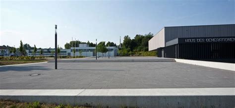 Eine ausgediente produktionshalle sollte zu einem „haus der generationen mit bürgersaal, bühne, bewirtungsbereich, vereinsräumen, bücherei, jugendzentrum u.a. Mallersdorf-Pfaffenberg | Haus der Generationen | Haus ...