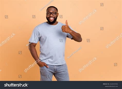85581 Guy Thumbs Up Images Stock Photos And Vectors Shutterstock