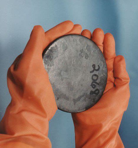 Il est caractérisé par un excès … Uranium Facts - Chemical & Physical Properties