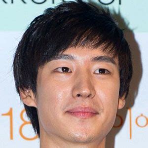 Lee je hoon is ranked #2 in drama actor brand reputation for may 2021 : Lee Je-hoon - Bio, Family, Trivia | Famous Birthdays