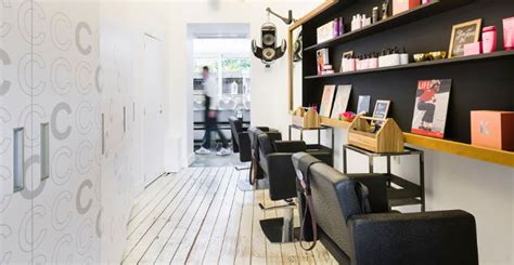 Les enfants méritent aussi d'être pris en main par un professionnel, notamment un coiffeur enfant. Salon de coiffure : quel mobilier pour accueillir des ...