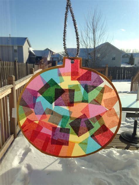 Christmas Ornament Sun Catcher Craft For Preschoolers