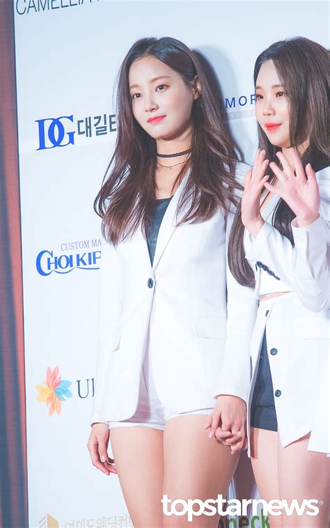 모모랜드 연우/연우 사진/연우 고화질/연우 배경화면/연우 움짤/연우 셀카. 연우 허벅지