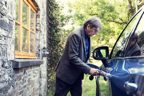 Top 10 job titles for cheaper car insurance revealed | Regit