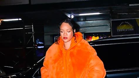 Rihanna Is Pregnant And Her Maternity Style Is Already Flawless—see Photos Glamour