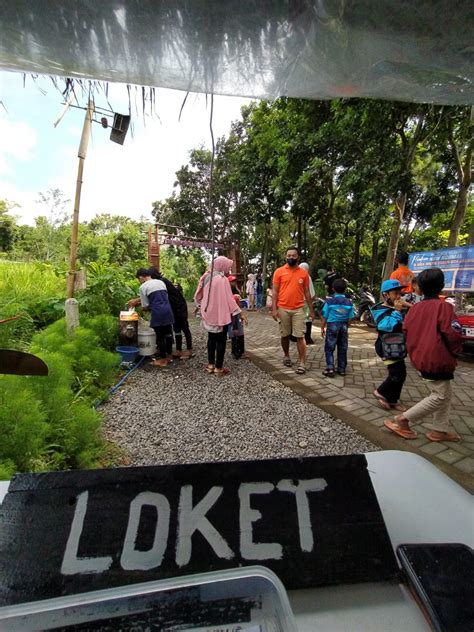 Ketahui lebih lanjut mengenai terma & syarat pengangkutan untuk penerbangan qz yang syarat kontrak bermaksud penyataan yang terkandung dalam atau dihantar bersama jadual perjalanan, yang seorang bayi boleh dibenarkan terbang dengan syarat dia duduk di atas riba seorang dewasa. Mulai 5 Juni Wisata Coban Goa Jalmo Diperbolehkan Buka ...