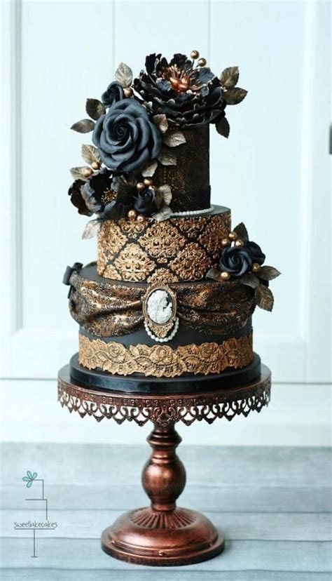 Gorgeous Wedding Cakes With Gold Details Modwedding Gothic Wedding