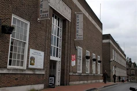 The Tunbridge Wells Museum Art Gallery Library And Adult Education