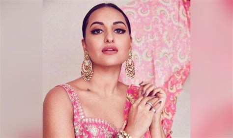 Sonakshi Sinha Gives Befitting Reply To Trolls Calling Her Out For Not Making Donation