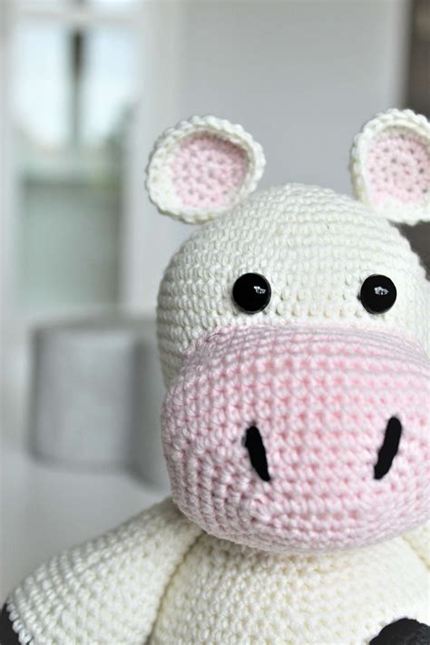 Även om hon medger att hennes turkiska lön innebär en tryggad. DEN HÆKLEDE KO RITA | Denhaekledeverden | Diy baby, Gratis ...