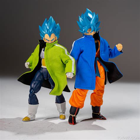 It far surpassed any of the previous international releases of dragon ball movies, and was the third most successful anime movie ever in the. S.H. Figuarts Dragon Ball Super Broly (Base Form) Gallery ...