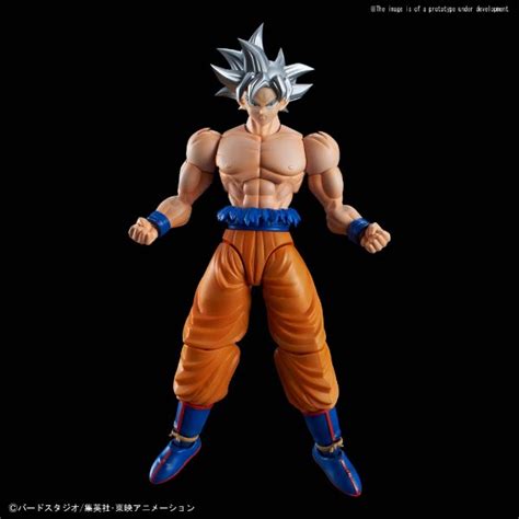De figure is 18 cm groot en gemaakt van plastic (pvc). Dragon Ball Super Figure Rise Action Figure - Goku Ultra ...