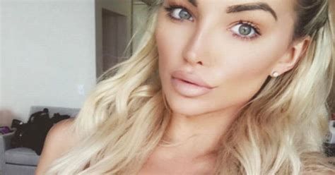 Instagram Babe Lindsey Pelas Ditches Bra For Boob Baring Extravaganza