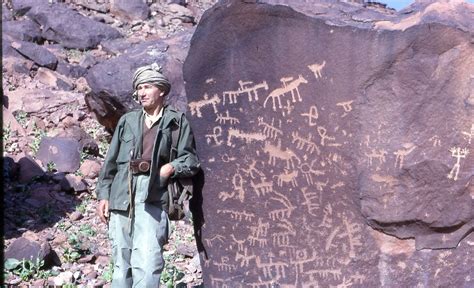 Evidence Of Ancient Astronauts In The Cave Paintings Of Tassili N Ajjer Cave Paintings