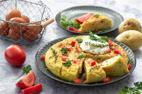 Tortilla Española - Nibbles and Feasts