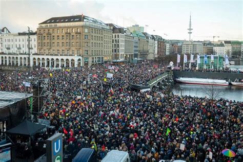 بالصّور أكثر من 100 ألف متظاهر ضدّ اليمين المتطرّف في ألمانيا نداء الوطن