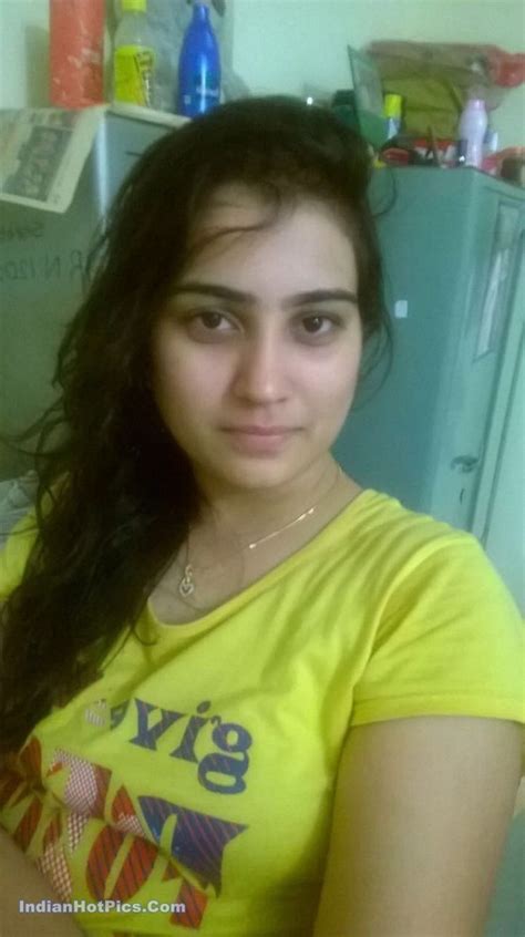 Hot Punjabi College Girl Ke Nude Selfies Leaked