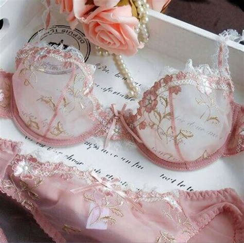 Underwear Bridal Lingerie Light Pink Embroidered See Through Lingerie Set Gold Rose Lace