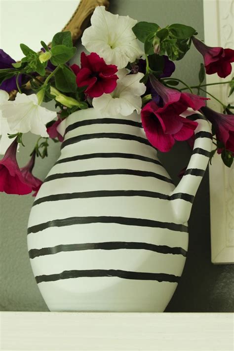 Diy Hand Painted Flower Vase A Fast And Easy Project