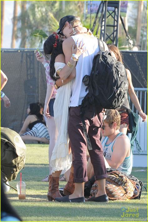 Vanessa Hudgens And Austin Butler Last Day Kisses At Coachella Photo 468614 Photo Gallery