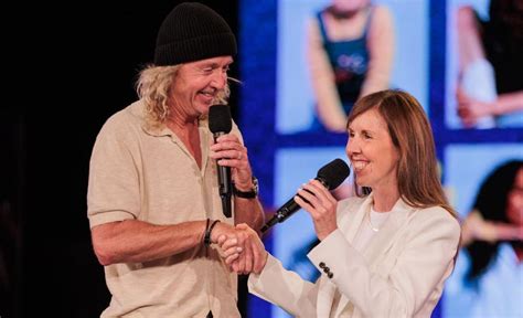 New Pastors Announced At Hillsong Church 1 Year After Brian Houston Resigned Reachfm Peace
