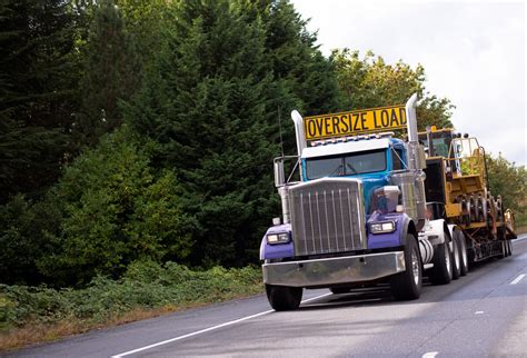 dangers  oversize truck loads