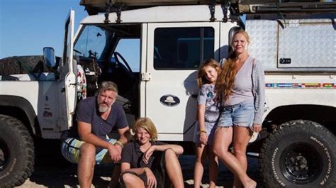 Die welt entdecken ohne auf fahrpläne oder hotels angewiesen zu sein, das fasziniert viele menschen. Unterwegs zu Hause - eine Familie auf Roadtrip