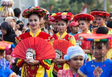 Lengkap Tari Topeng Betawi Sejarah Pola Fungsi Kostum Video