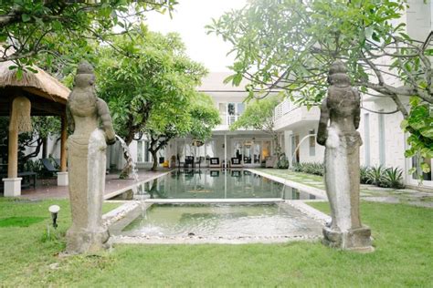 Villa 5br Mewah Baru Renovasi Di Batu Belig Bali