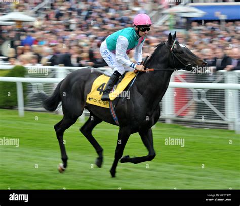 Horse Racing May Festival Boodles Ladies Day Chester Racecourse