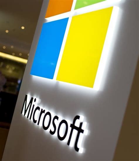 Microsoft Rolls Out Windows 10 Arab News