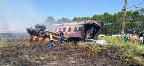 Περπατήστε στα μονοπάτια και τις κρεμαστές γέφυρες του απαράμιλλης ομορφιάς εθνικού δρυμού τσιτσικάμα. ΝΟΤΙΑ ΑΦΡΙΚΗ: Τουλάχιστον 14 νεκροί σε σιδηροδρομικό ...