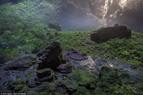 Photographer Captures Stunning Views Of Worlds Biggest Cave Daily