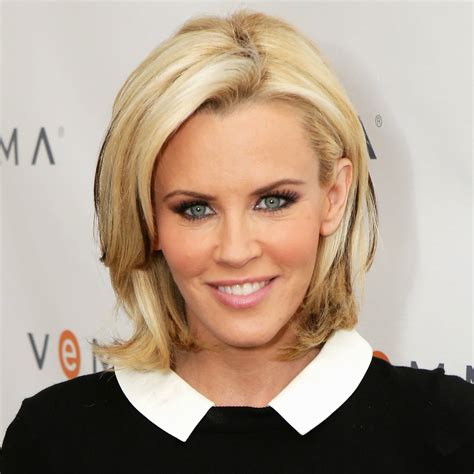Jenny mccarthy is an american actress, model, author, television host, screenwriter, and activist. Jenny McCarthy Net Worth & Bio/Wiki 2018: Facts Which You ...