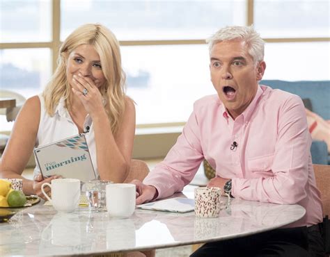 Holly Willoughby Stunned As Shes Shown Guests Vagina During Barrel